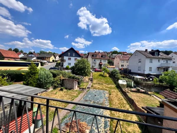 Immobilie in Hausen - Viele Zimmer: Renovierungsbedürftiges
Mehrgenerationenwohnhaus mit viel Platz - Bild 2