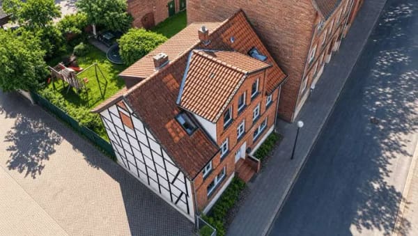 Immobilie in Uelzen - Ein Zuhause mit Geschichte – Altbaucharme auf drei Ebenen mitten in Uelzen - Bild 2
