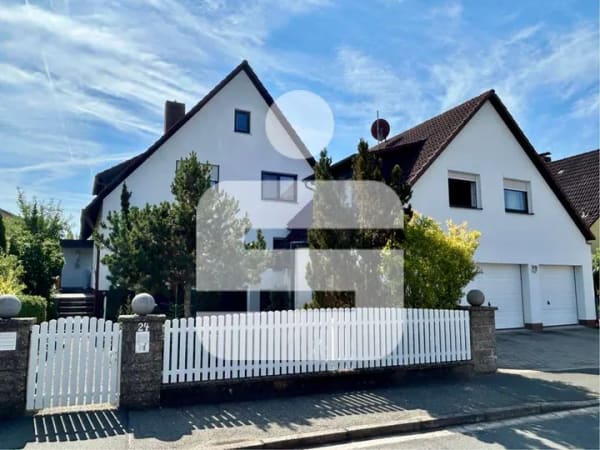 Immobilie in Möhrendorf - Großzügiges ZFH mit Pool und 3 Garagen...Ein Zuhause mit viel Platz und Lebensqualität in Möhrendorf - Bild 0