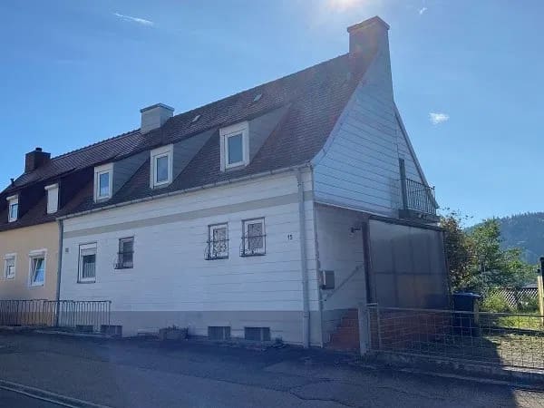 Immobilie in Gaildorf - Vermietetes Wohnhaus in gewachsener Siedlungslage - Bild 0