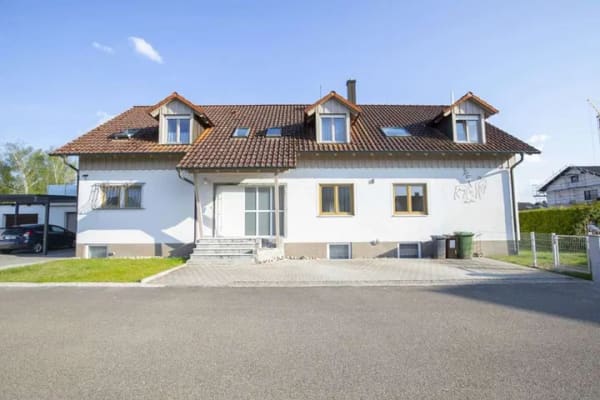 Immobilie in Pförring - Großzügiges Wohnen auf einer Ebene – 5-Zimmer-Wohnung mit Wintergarten und sonnigem Garten - Bild 1