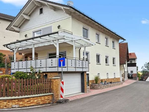 Immobilie in Haibach - Großzügiges Wohnglück mit bester Substanz: Ihr teilsaniertes Zweifamilienhaus in Haibach - Bild 1