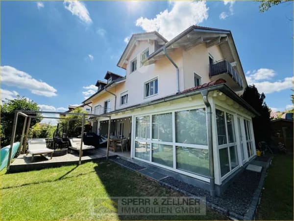 Immobilie in Sankt Wolfgang - Sankt Wolfgang -  Familientraum mit Einliegerwohnung: Ruhig gelegen & außergewöhnlich geschnitten - Bild 0