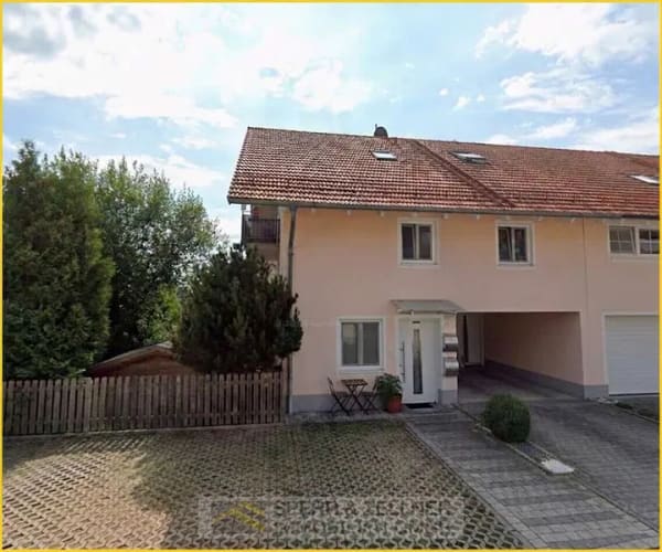 Immobilie in Sankt Wolfgang - Sankt Wolfgang -  Familientraum mit Einliegerwohnung: Ruhig gelegen & außergewöhnlich geschnitten - Bild 1