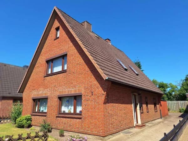 Immobilie in Heide - Einfamilienhaus mit viel Potenzial in ruhiger Wohnlage - Bild 3