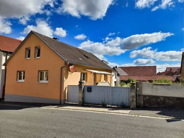 Immobilie in Aidhausen - Großes EFH mit Nebengebäude und großem Grund in zentraler Lage von Aidhausen/Kerbfeld - Bild 0