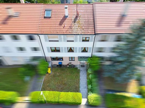 Immobilie in Fellbach - Gepflegtes Dreifamilienhaus in begehrter Lage von Fellbach - Bild 1