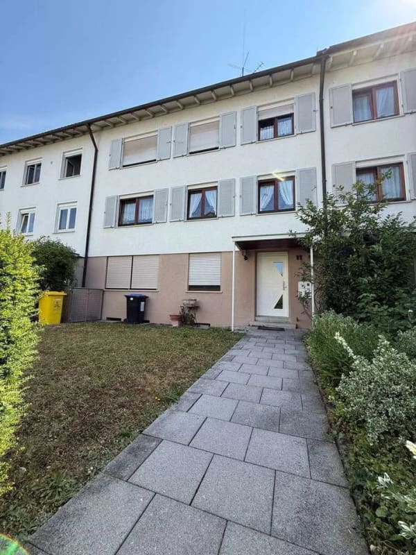 Immobilie in Fellbach - Gepflegtes Dreifamilienhaus in begehrter Lage von Fellbach - Bild 2