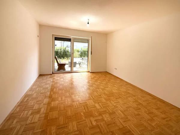 Immobilie in Schwetzingen - Attraktive 3-Zimmer-Erdgeschosswohnung mit großer Terrasse auf Erbpachtgrundstück in Schwetzingen - Bild 0