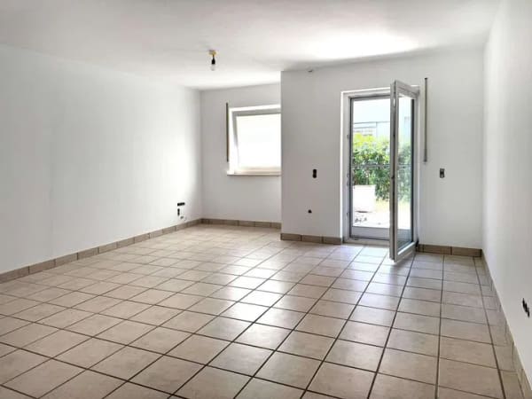 Immobilie in Schwetzingen - Attraktive 3-Zimmer-Erdgeschosswohnung mit großer Terrasse auf Erbpachtgrundstück in Schwetzingen - Bild 1