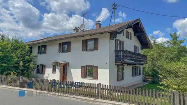 Immobilie in Großkarolinenfeld - Mehrfamilienhaus- oder Wohnungen- ehm. Bauernhof mit verschiedenen Nutzungsmöglichkeiten - Bild 0
