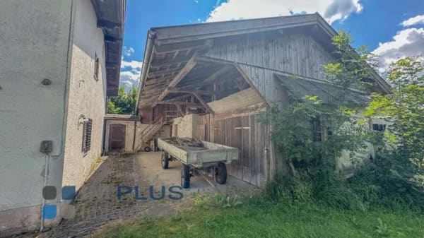 Immobilie in Großkarolinenfeld - Mehrfamilienhaus- oder Wohnungen- ehm. Bauernhof mit verschiedenen Nutzungsmöglichkeiten - Bild 3