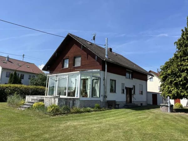 Immobilie in Ungerhausen - Gepflegtes Einfamilienhaus mit Nebengebäuden in Ungerhausen  - Bild 0