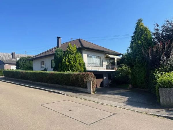 Immobilie in Jettingen-Scheppach - Gepflegtes Einfamilienhaus in Jettingen-Scheppach mit idyllischem Garten und Doppelgarage - Bild 0