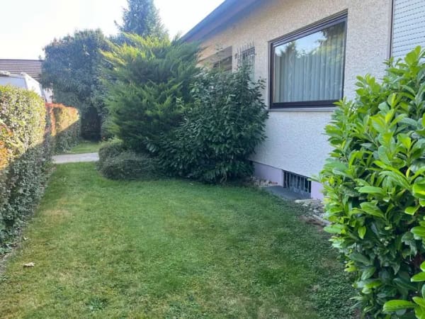 Immobilie in Jettingen-Scheppach - Gepflegtes Einfamilienhaus in Jettingen-Scheppach mit idyllischem Garten und Doppelgarage - Bild 4