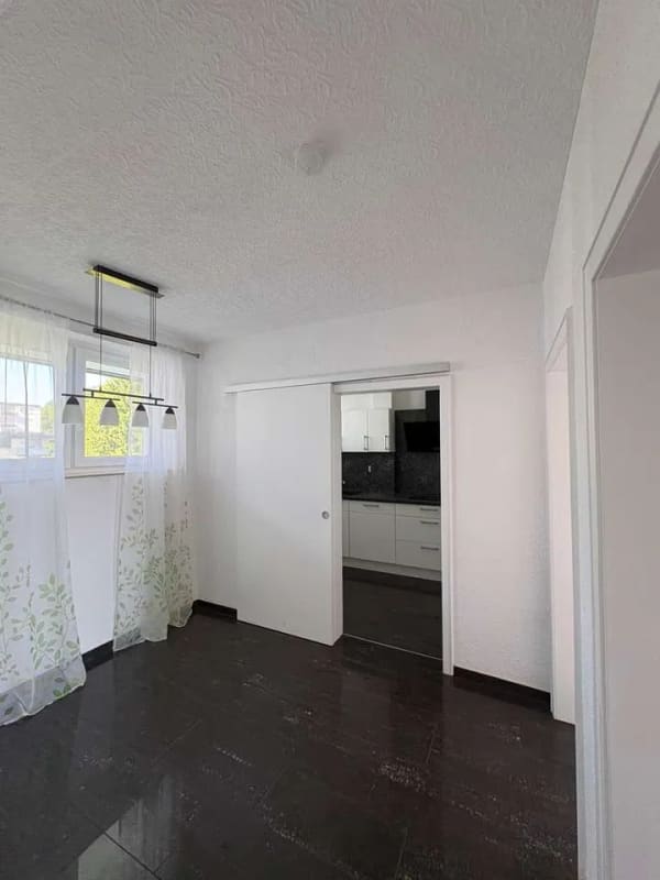 Immobilie in Bergneustadt - Sonnige 3,5-Zimmer-Dachgeschosswohnung mit Südbalkon, Garage und modernem Bad in ruhiger Lage - Bild 3