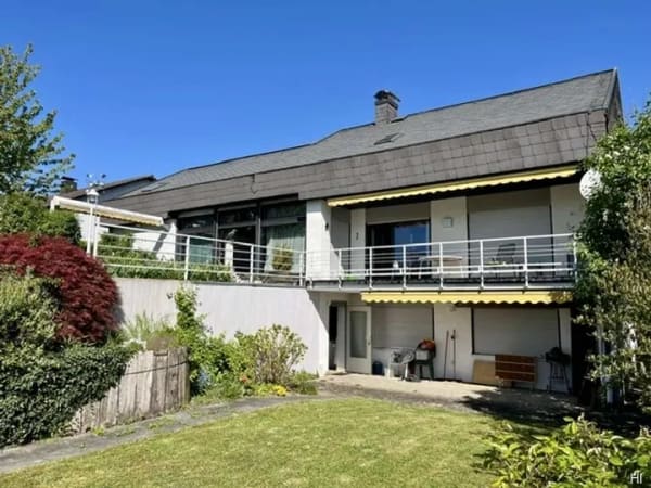 Immobilie in Meckesheim - Gepflegtes Einfamilienhaus mit Einliegerwohnung und einem großen schönen Garten in unverbauter Lage - Bild 1
