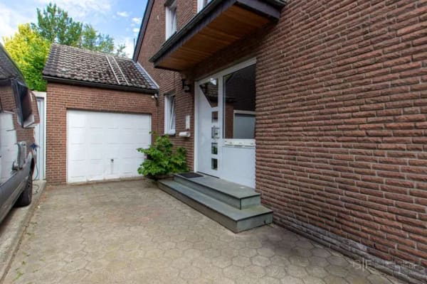 Immobilie in Waltrop - Viel Platz, viele Möglichkeiten – gepflegtes Dreifamilienhaus in toller Wohnlage von Waltrop! - Bild 4