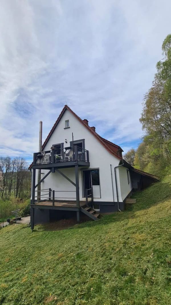 Immobilie in Hosenfeld - Freistehendes Zweifamilienhaus mit großem Gartengrundstück in ruhiger Ortsrandlage  … mit viel Platz, Natur und Potenzial - Bild 3
