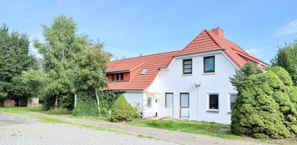 Immobilie in Horstedt - Solide Kapitalanlage mit Zukunft – Umfangreich modernisiertes Dreifamilienhaus mit neuer Heizungsanlage und großem Grundstück - Bild 1