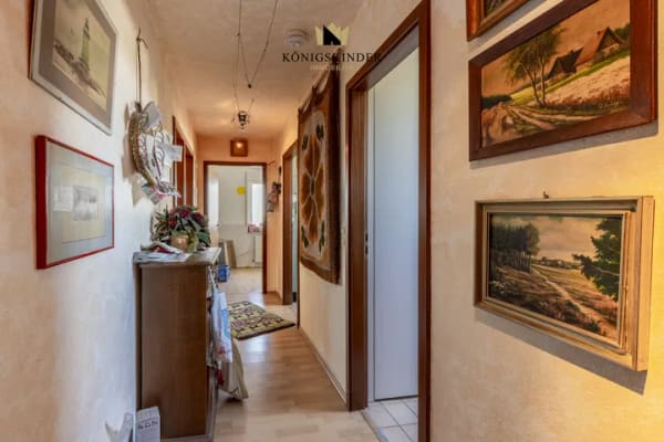 Immobilie in Dürnau - Herrlich, ruhige 3Zi.-DG-Wohnung in Dürnau mit fantastischer Aussicht, Balkon, Keller und Garage - Bild 2