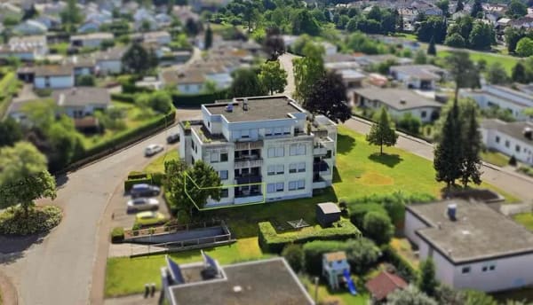 Immobilie in Ehingen (Donau) - Beliebte Wohngegend! Großzügige 4-Zimmer-Eigentumswohnung mit Balkon in Ehingen - Bild 0