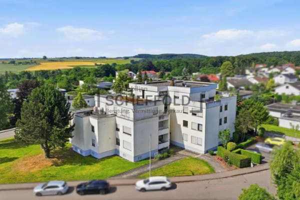 Immobilie in Ehingen (Donau) - Beliebte Wohngegend! Großzügige 4-Zimmer-Eigentumswohnung mit Balkon in Ehingen - Bild 1