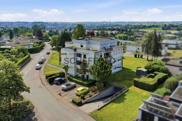 Immobilie in Ehingen (Donau) - Beliebte Wohngegend! Großzügige 4-Zimmer-Eigentumswohnung mit Balkon in Ehingen - Bild 2