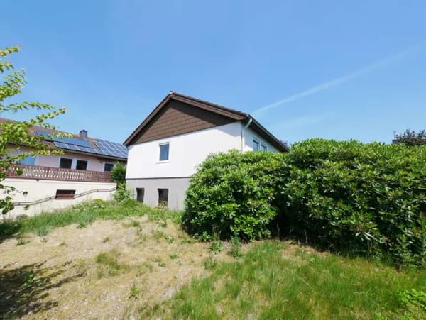 Immobilie in Altenbeken - Familienfreundliches Fertighaus mit zusätzlicher Wohneinheit im Untergeschoss - Bild 2