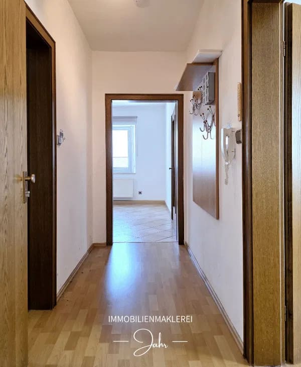 Immobilie in Grafenrheinfeld - Gepflegtes Mehrfamilienhaus mit vier Wohneinheiten auf Traumgrundstück - Bild 4