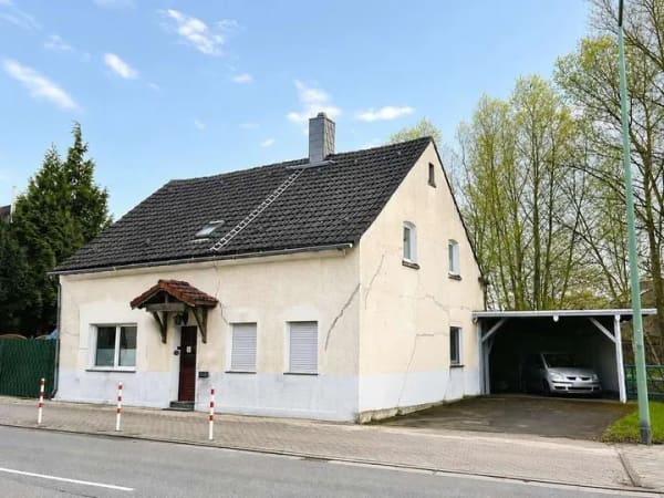 Immobilie in Bottrop - Familienfreundliches, renovierungsbedürftiges Haus in zentraler Lage ++ freistehend ++ mit Garten

 - Bild 0