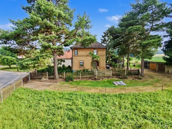Immobilie in Wetterzeube - Ländliche Idylle: Einfamilienhaus mit ca. 5.070 m² Grundstück und Ausbaureserven in Wetterzeube - Bild 1