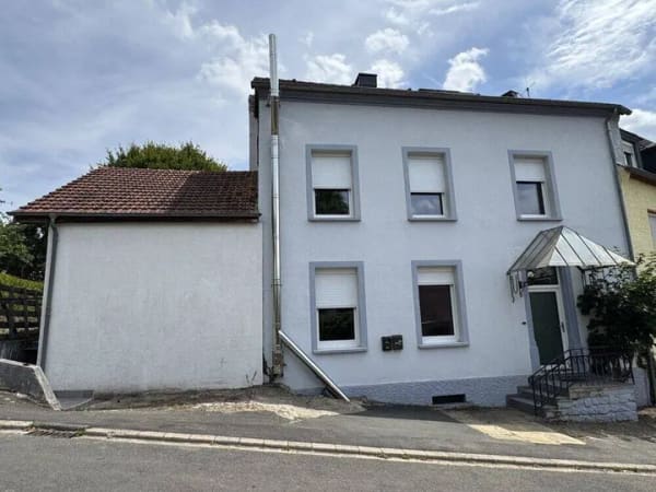 Immobilie in Echternacherbrück - Echternacherbrück, 2 Häuser, 2 Grundstücke: Attraktives Gesamtpaket für Eigennutzung oder Vermietung - Bild 0