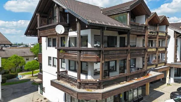 Immobilie in Burgkirchen an der Alz - Großzügige 3-Zimmer-Wohnung mit zwei Balkonen und ein Tiefgaragenstellplatz - Bild 0