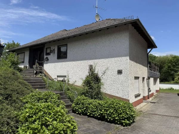 Immobilie in Kottenheim - Großzügiges Einfamilienwohnhaus in ruhiger Wohnlage der Gemeinde Kottenheim - Bild 2
