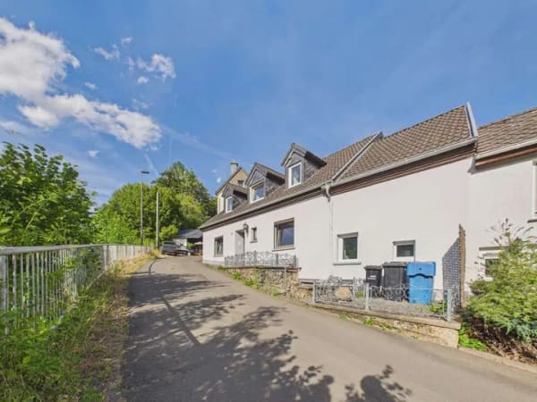 Immobilie in Schönecken - Dort leben, wo andere Urlaub machen? Einfamilienhaus mit viel Platz für die Familie in Schönecken! - Bild 2