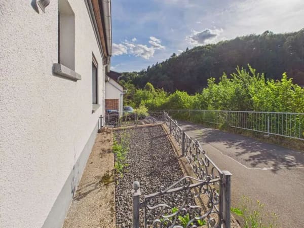 Immobilie in Schönecken - Dort leben, wo andere Urlaub machen? Einfamilienhaus mit viel Platz für die Familie in Schönecken! - Bild 3
