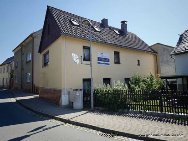 Immobilie in Mohlsdorf-Teichwolframsdorf - Solides Einfamilienhaus mit viel Stauraum und Ausbaupotenzial - Bild 0