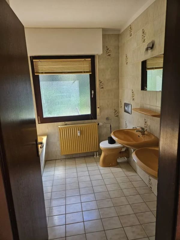 Immobilie in Hermeskeil - Ideales Sommerangebot für Kapitalanleger. Zweifamilienhaus mit tollem Grundstück in Hermeskeil. - Bild 4
