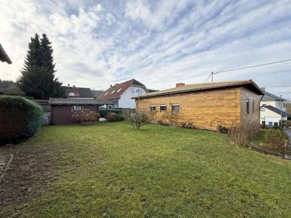Immobilie in Kiedrich - Hausen v. d. H. nur ca. 7 km von Kiedrich entfernt: Freist. Einfamilienhaus mit Terrasse und Garten - Bild 2