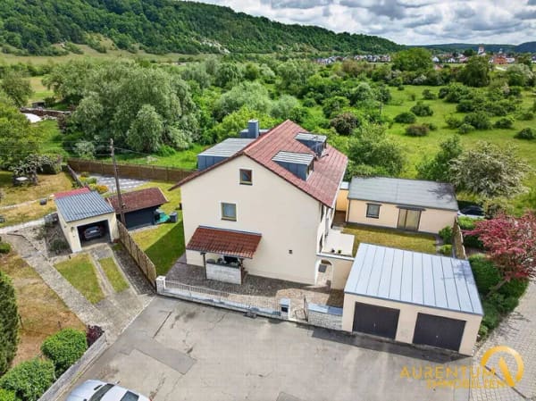 Immobilie in Kelheim - Mehrgenerationenhaus oder Kapitalanlage? Großzügiges 2-3 Familienhaus mit ca. 235 m² Wohnfläche - Bild 1