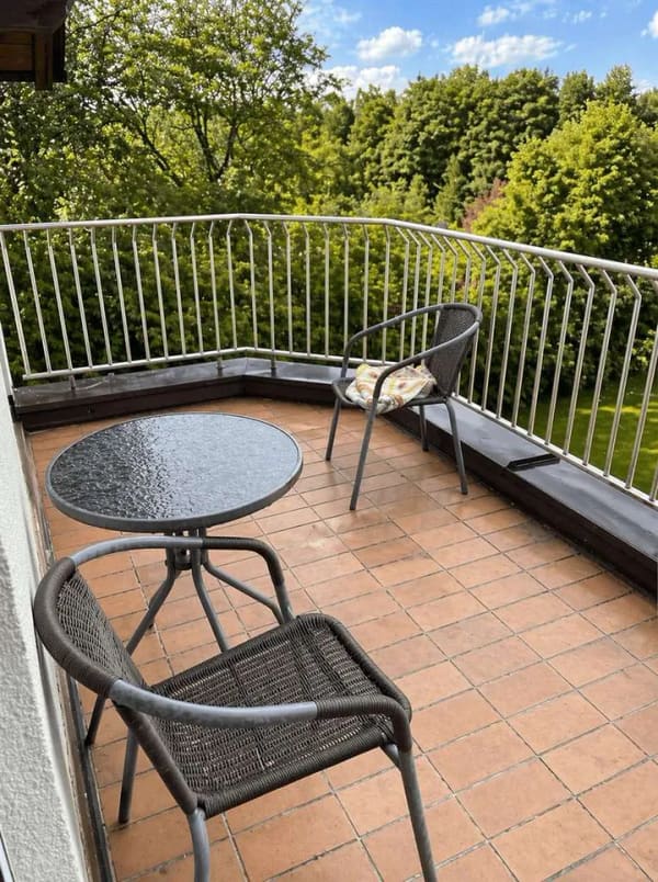 Immobilie in Gauting - ILIEV IMMOBILIEN: Großzügiges Wohnhaus mit Vorder- und Rückgebäude sowie sonnigem Garten in GAUTING - Bild 3