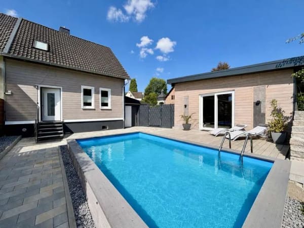 Immobilie in Wallmenroth - **Modernisierte Doppelhaushälfte mit Garage und Pool in Wallmenroth** - Bild 1
