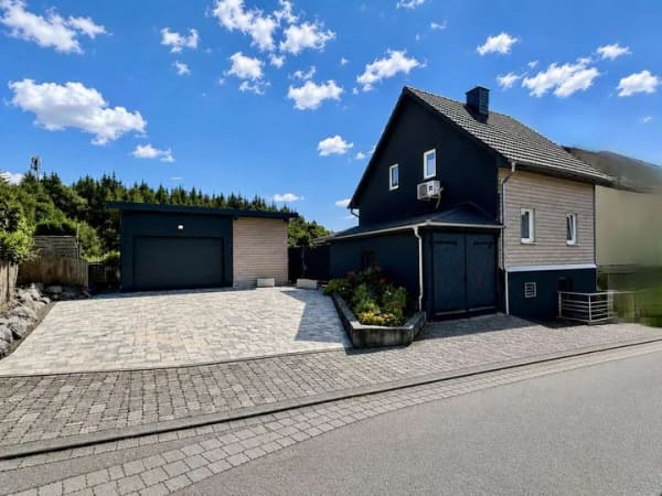 Immobilie in Wallmenroth - **Modernisierte Doppelhaushälfte mit Garage und Pool in Wallmenroth** - Bild 3