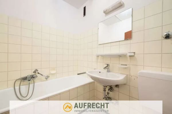 Immobilie in Fürstenfeldbruck - A U F R E C H T °Im Herzen Fürstenfeldbrucks° Charmante 2-Zi. Eigentumswohnung in begehrter Wohnlage - Bild 3