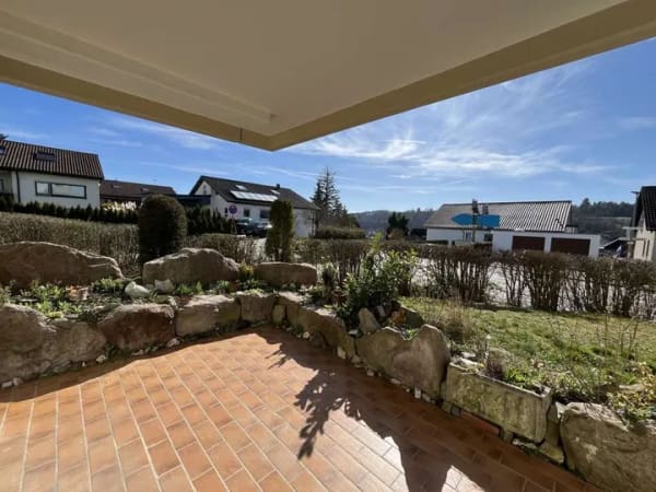 Immobilie in Aidlingen - Aidlingen: Sonnige 5,5 ZW mit 3 Terrassen im Erdgeschoss   - Bild 1