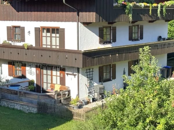 Immobilie in Schleching - Vermietete, ruhige 3-Zi.-Garten-ETW mit Ostterrasse, Kellerraum und Tiefgaragenplatz - Bild 3