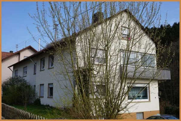 Immobilie in Zell am Harmersbach - Kapitalanlage mit Perspektive – Gepflegtes 7-Familien-Wohnhaus in idyllischer Ortsrandlage ! - Bild 1