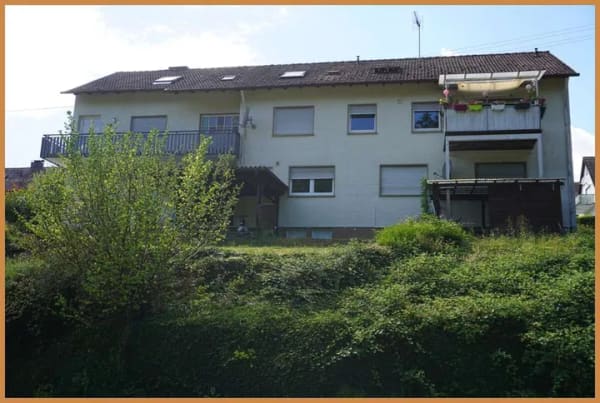 Immobilie in Zell am Harmersbach - Kapitalanlage mit Perspektive – Gepflegtes 7-Familien-Wohnhaus in idyllischer Ortsrandlage ! - Bild 2
