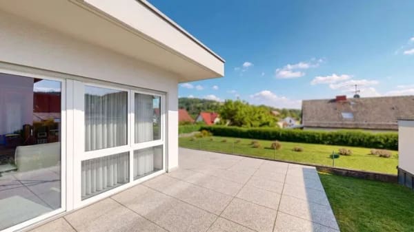 Immobilie in Greußenheim - Bungalow in Greußenheim – Familienfreundlich wohnen mit Garten, Doppelgarage und viel Potenzial! - Bild 2